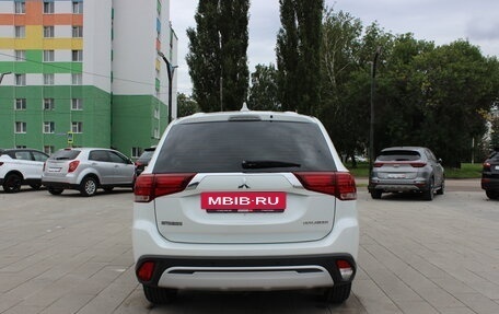 Mitsubishi Outlander III рестайлинг 3, 2019 год, 2 289 000 рублей, 6 фотография