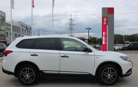 Mitsubishi Outlander III рестайлинг 3, 2019 год, 2 289 000 рублей, 8 фотография