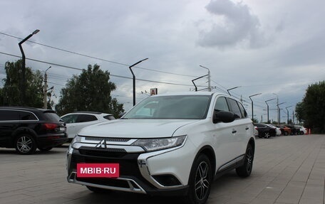 Mitsubishi Outlander III рестайлинг 3, 2019 год, 2 289 000 рублей, 3 фотография