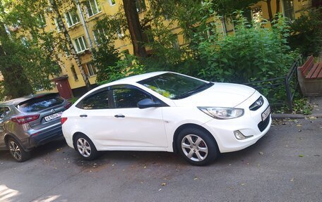 Hyundai Solaris II рестайлинг, 2013 год, 480 000 рублей, 3 фотография