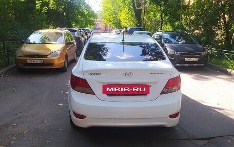 Hyundai Solaris II рестайлинг, 2013 год, 480 000 рублей, 5 фотография