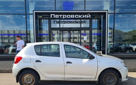 Renault Sandero II рестайлинг, 2014 год, 530 000 рублей, 4 фотография