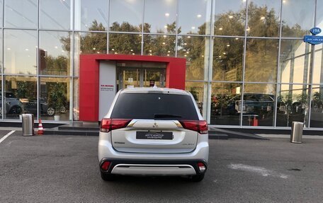 Mitsubishi Outlander III рестайлинг 3, 2019 год, 2 090 000 рублей, 6 фотография