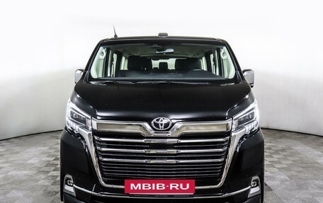 Toyota HiAce H300, 2021 год, 7 897 000 рублей, 2 фотография