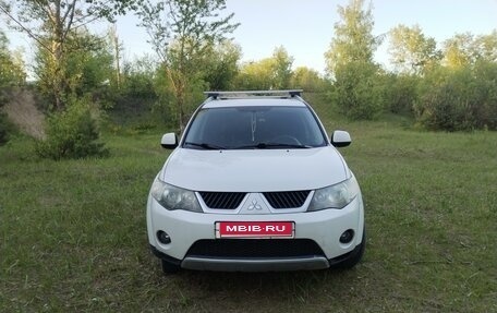 Mitsubishi Outlander III рестайлинг 3, 2008 год, 1 100 000 рублей, 4 фотография