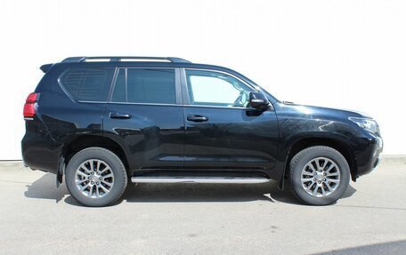 Toyota Land Cruiser Prado 150 рестайлинг 2, 2020 год, 5 750 000 рублей, 4 фотография