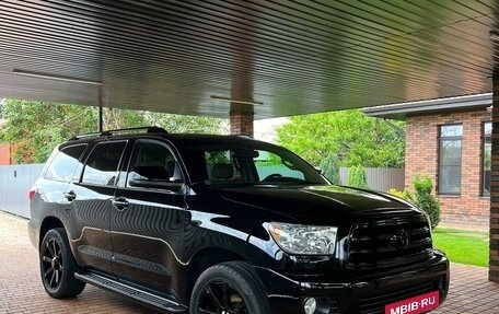 Toyota Sequoia II рестайлинг, 2011 год, 2 590 000 рублей, 3 фотография