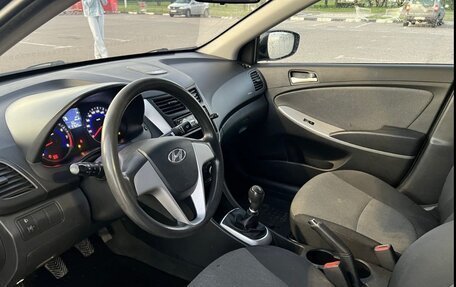 Hyundai Solaris II рестайлинг, 2013 год, 650 000 рублей, 10 фотография