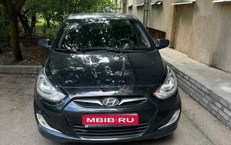 Hyundai Solaris II рестайлинг, 2013 год, 650 000 рублей, 13 фотография