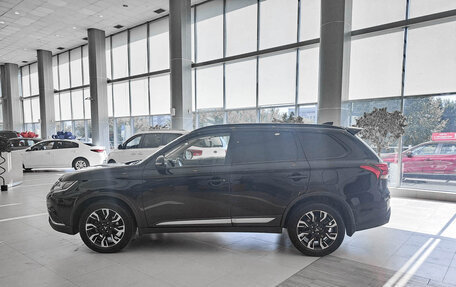 Mitsubishi Outlander III рестайлинг 3, 2021 год, 2 625 000 рублей, 8 фотография