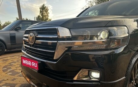 Toyota Land Cruiser 200, 2019 год, 6 890 000 рублей, 4 фотография