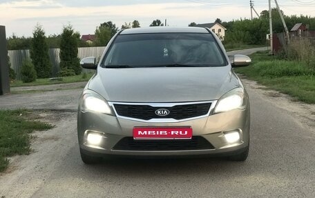 KIA cee'd I рестайлинг, 2011 год, 880 000 рублей, 1 фотография