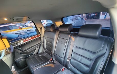 Volkswagen Touareg III, 2011 год, 2 100 000 рублей, 8 фотография