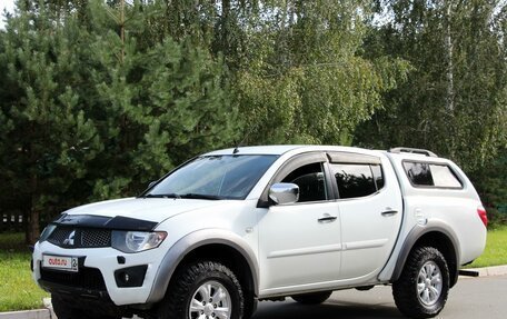 Mitsubishi L200 IV рестайлинг, 2013 год, 1 370 000 рублей, 2 фотография