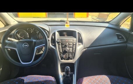 Opel Astra J, 2013 год, 750 000 рублей, 4 фотография