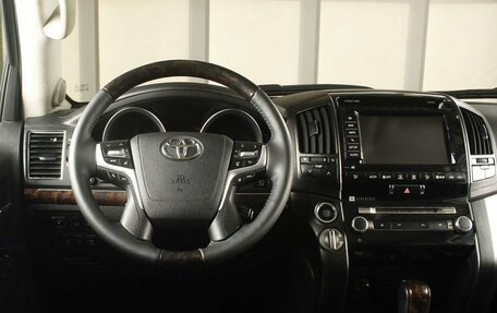 Toyota Land Cruiser 200, 2012 год, 4 579 995 рублей, 9 фотография