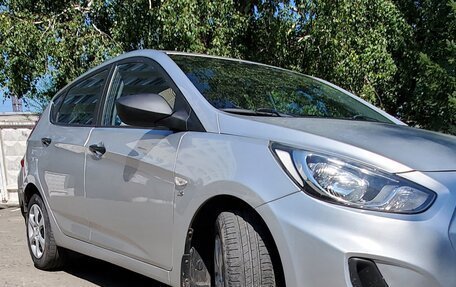 Hyundai Solaris II рестайлинг, 2013 год, 825 000 рублей, 4 фотография