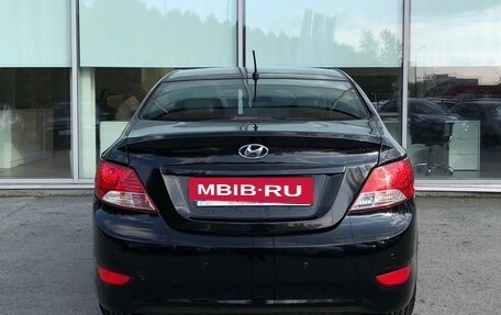 Hyundai Solaris II рестайлинг, 2011 год, 770 000 рублей, 3 фотография