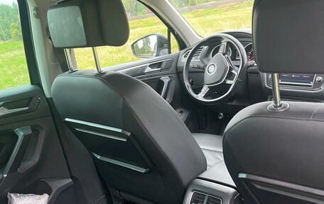 Volkswagen Tiguan II, 2017 год, 2 690 000 рублей, 19 фотография