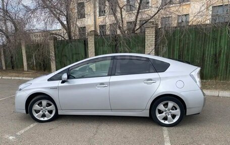 Toyota Prius, 2010 год, 1 270 000 рублей, 5 фотография