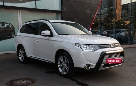 Mitsubishi Outlander III рестайлинг 3, 2012 год, 1 429 000 рублей, 3 фотография