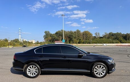 Volkswagen Passat B8 рестайлинг, 2018 год, 2 350 000 рублей, 3 фотография