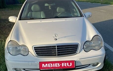 Mercedes-Benz C-Класс, 2003 год, 527 000 рублей, 1 фотография