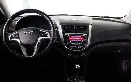 Hyundai Solaris II рестайлинг, 2011 год, 799 990 рублей, 12 фотография