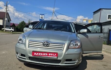 Toyota Avensis III рестайлинг, 2004 год, 800 000 рублей, 2 фотография