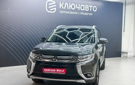 Mitsubishi Outlander III рестайлинг 3, 2017 год, 2 249 000 рублей, 1 фотография