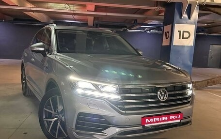 Volkswagen Touareg III, 2019 год, 6 700 000 рублей, 3 фотография