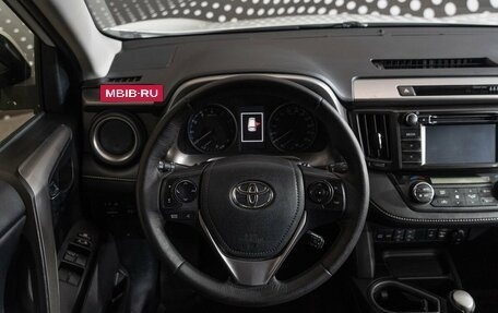 Toyota RAV4, 2016 год, 2 411 000 рублей, 13 фотография