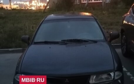 Mitsubishi Carisma I, 1997 год, 140 000 рублей, 4 фотография