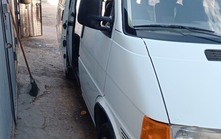 Volkswagen Transporter T4, 2000 год, 985 000 рублей, 3 фотография