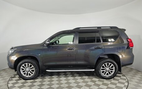 Toyota Land Cruiser Prado 150 рестайлинг 2, 2018 год, 5 099 000 рублей, 8 фотография