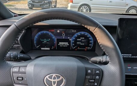 Toyota Camry, 2024 год, 3 900 000 рублей, 4 фотография