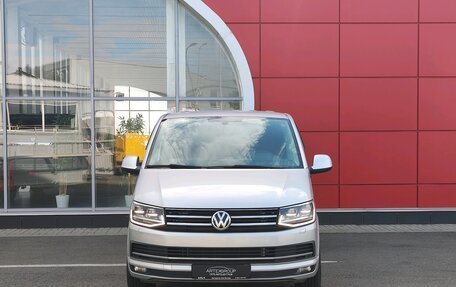 Volkswagen Caravelle T6 рестайлинг, 2016 год, 2 935 000 рублей, 8 фотография