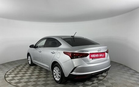 Hyundai Solaris II рестайлинг, 2021 год, 2 000 000 рублей, 3 фотография