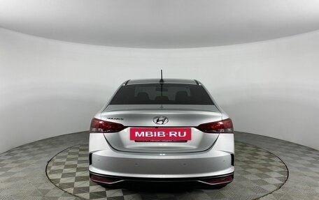 Hyundai Solaris II рестайлинг, 2021 год, 2 000 000 рублей, 4 фотография