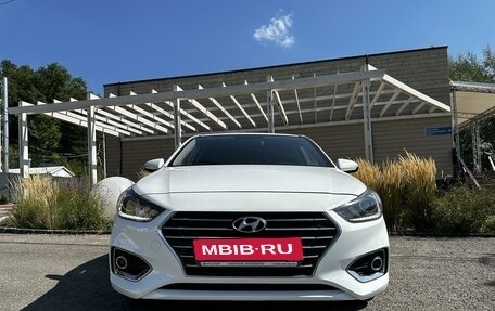 Hyundai Solaris II рестайлинг, 2017 год, 1 700 000 рублей, 1 фотография