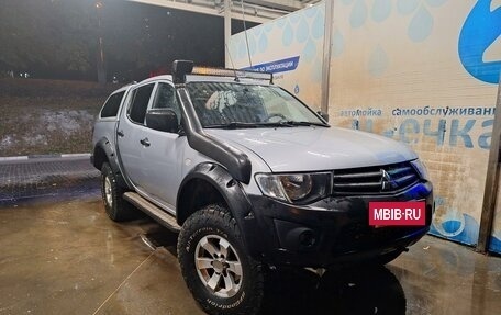 Mitsubishi L200 IV рестайлинг, 2011 год, 2 500 000 рублей, 2 фотография