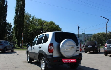 Chevrolet Niva I рестайлинг, 2017 год, 899 000 рублей, 4 фотография