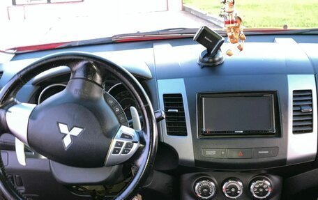 Mitsubishi Outlander III рестайлинг 3, 2010 год, 1 100 000 рублей, 9 фотография