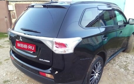 Mitsubishi Outlander III рестайлинг 3, 2014 год, 1 510 000 рублей, 6 фотография