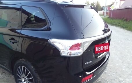 Mitsubishi Outlander III рестайлинг 3, 2014 год, 1 510 000 рублей, 19 фотография