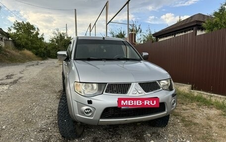 Mitsubishi L200 IV рестайлинг, 2011 год, 1 699 990 рублей, 2 фотография