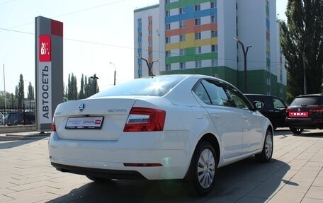 Skoda Octavia, 2019 год, 1 990 000 рублей, 2 фотография