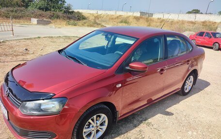 Volkswagen Polo VI (EU Market), 2012 год, 900 000 рублей, 1 фотография