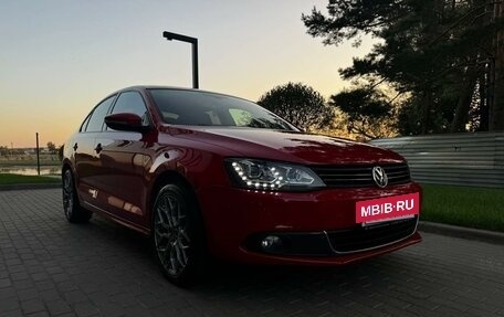 Volkswagen Jetta VI, 2014 год, 1 435 000 рублей, 2 фотография