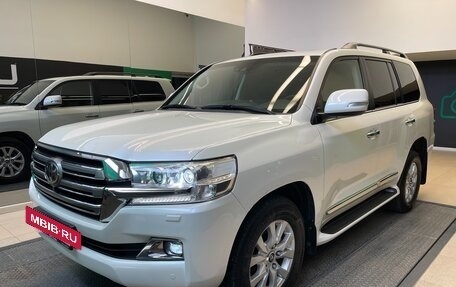 Toyota Land Cruiser 200, 2016 год, 6 600 000 рублей, 3 фотография